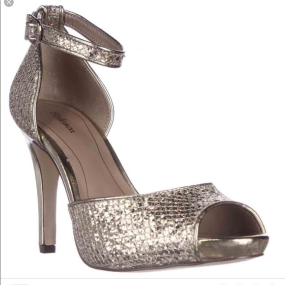 Sandals - Picture 1 of 3